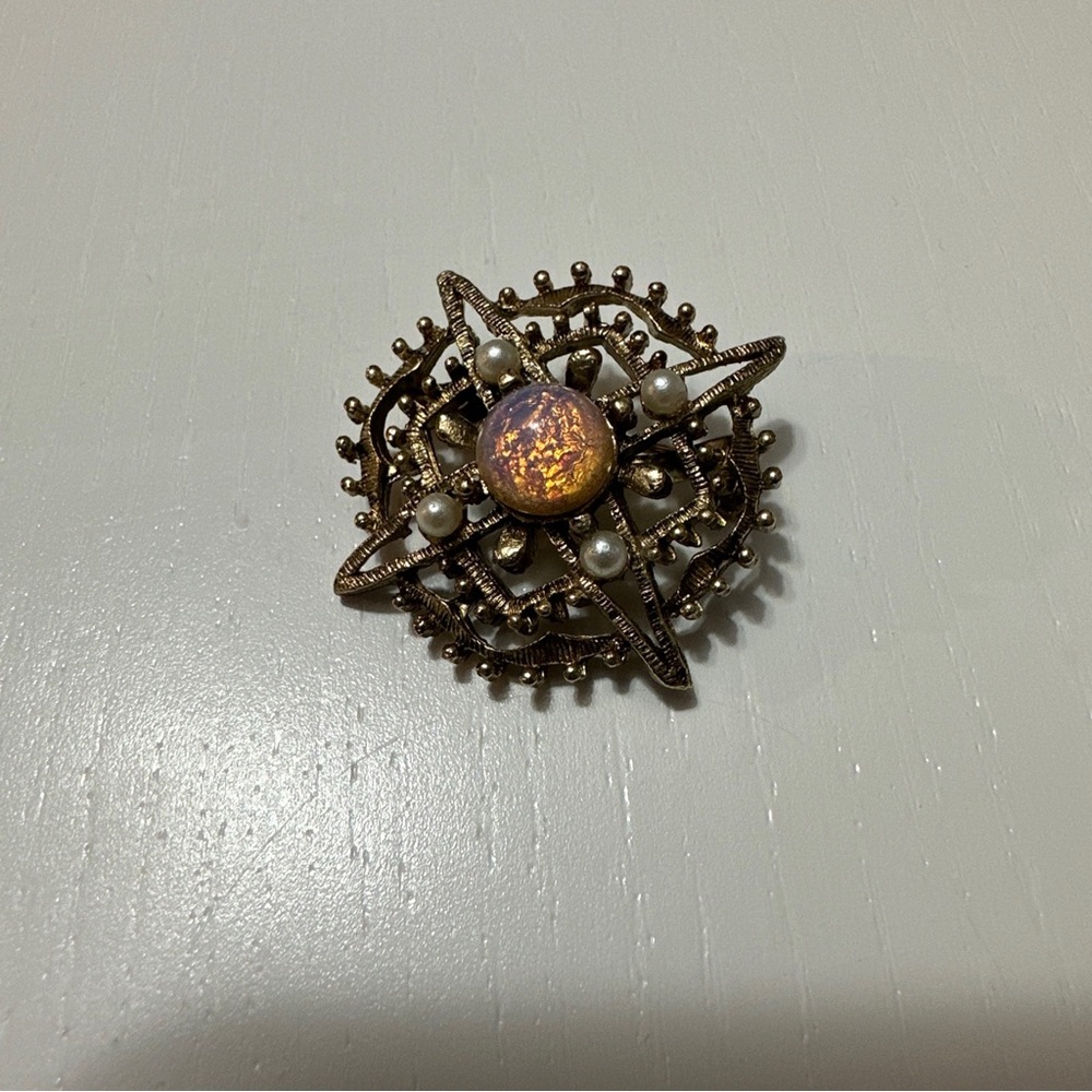 Brooch - Picture 3 of 5